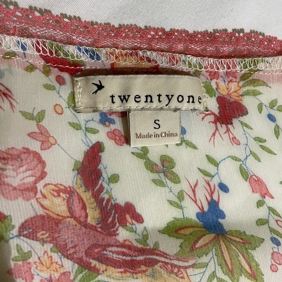 Floral patterned blouse - Picture 5 of 6